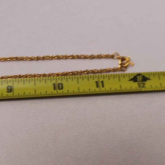 Crown Trifari Gold Tone Starburst Medallion Necklace - Picture 8 of 11